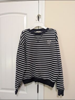 Striped Navy and White Crewneck Sweatshirt (H&M)